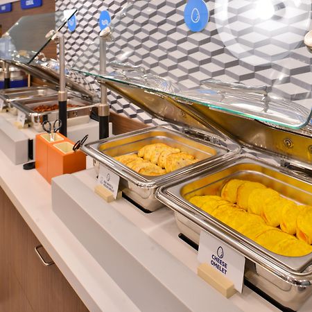 Holiday Inn Express & Suites Vaughan-Southwest By Ihg Exteriör bild