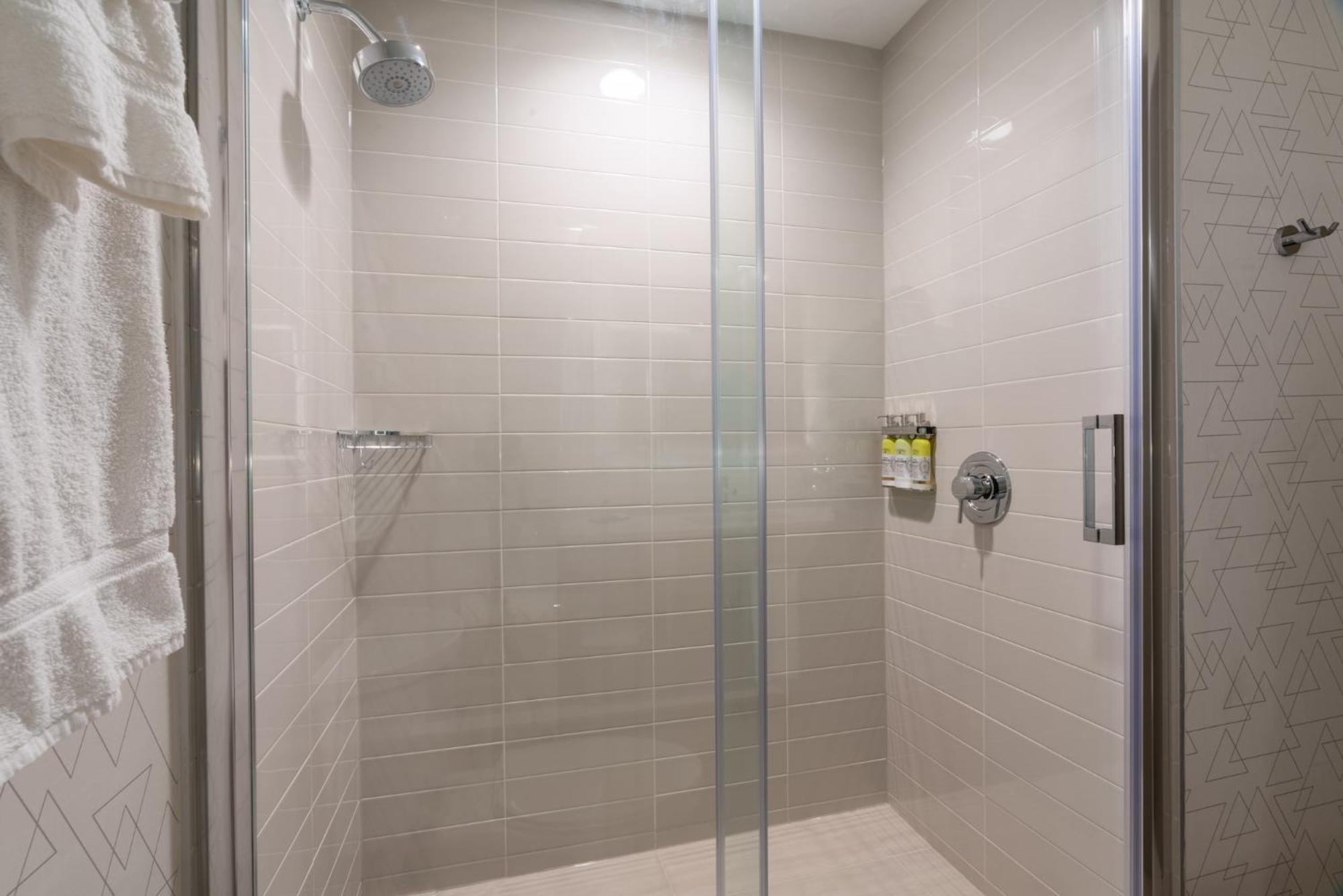 Holiday Inn Express & Suites Vaughan-Southwest By Ihg Exteriör bild