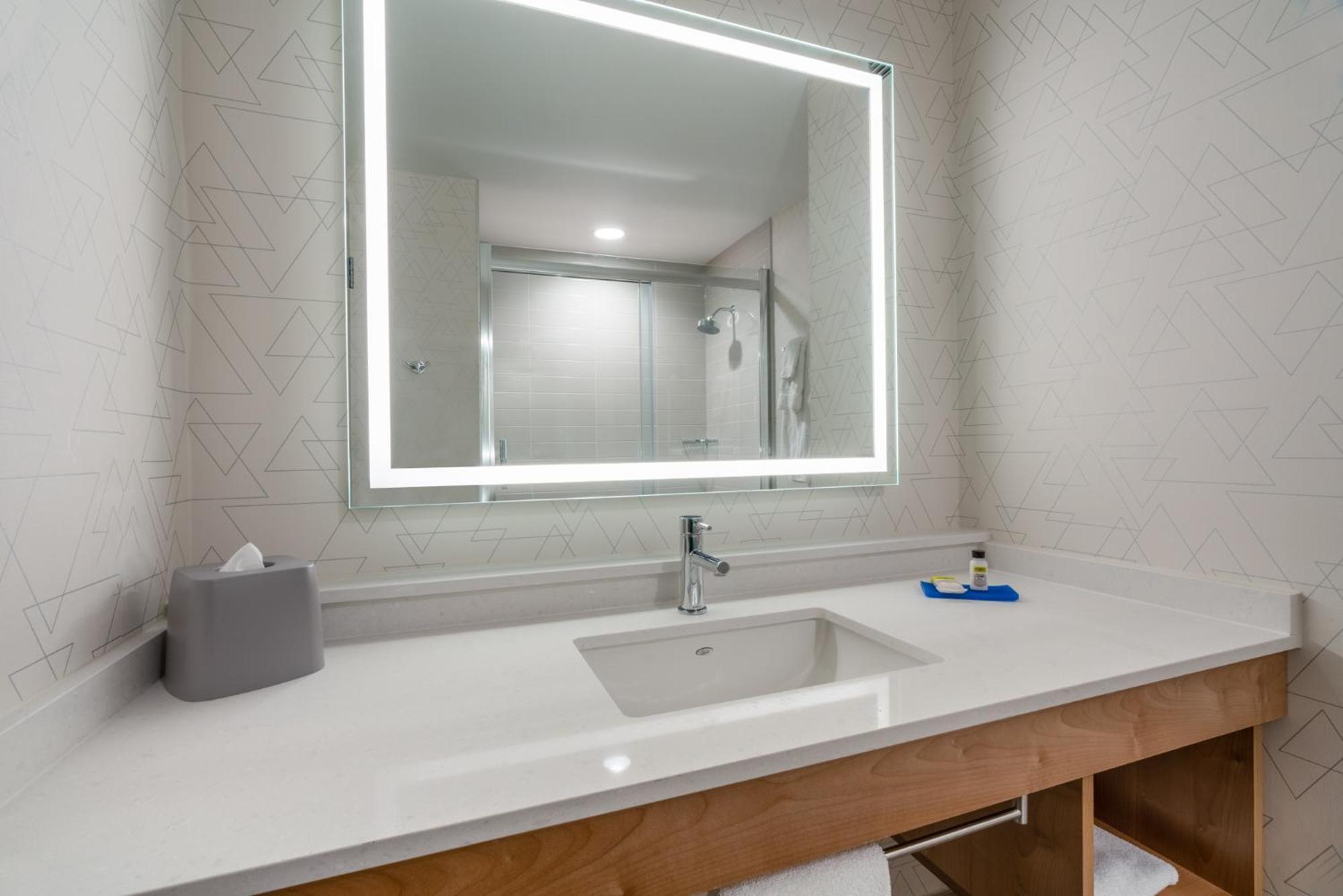 Holiday Inn Express & Suites Vaughan-Southwest By Ihg Exteriör bild