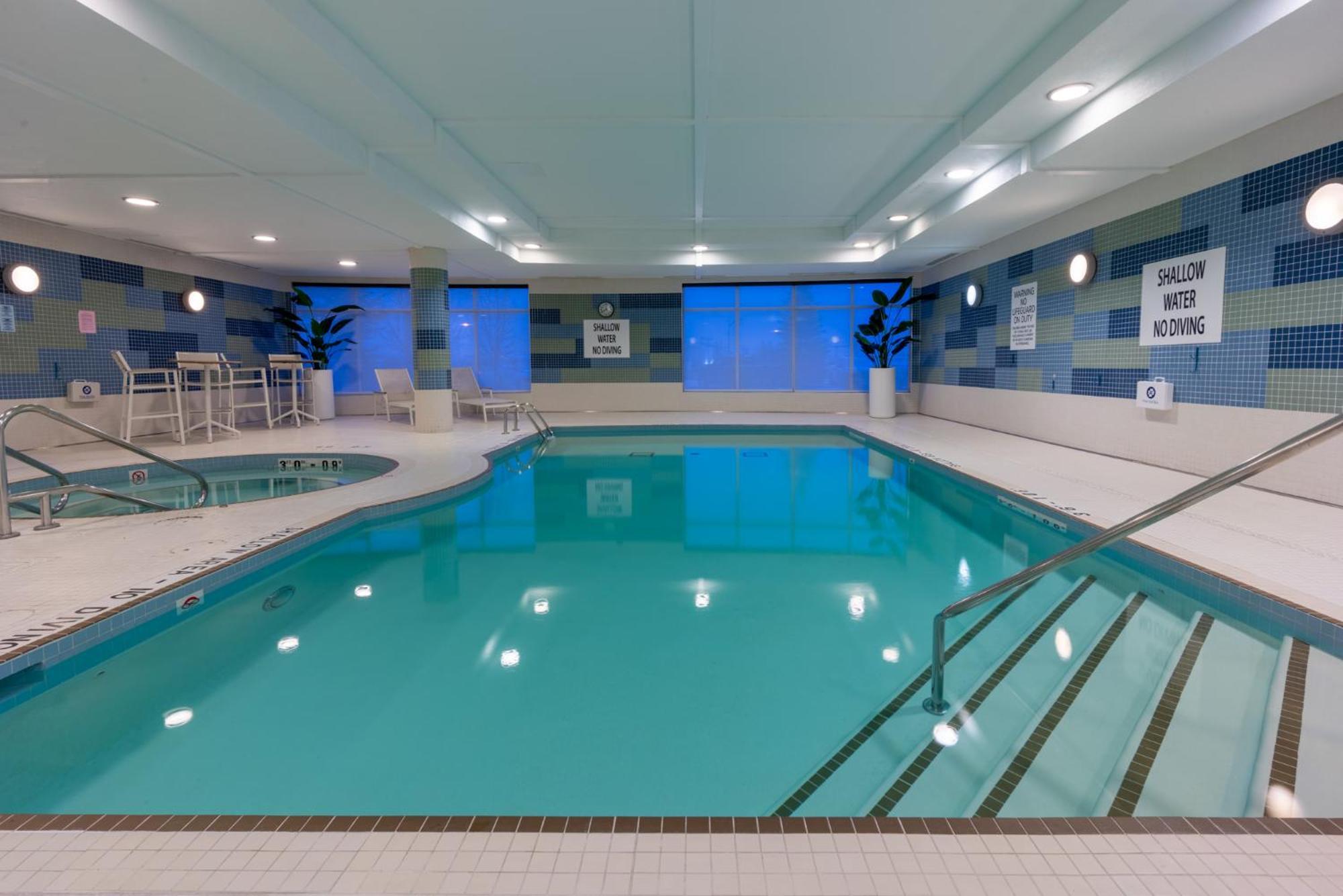 Holiday Inn Express & Suites Vaughan-Southwest By Ihg Exteriör bild