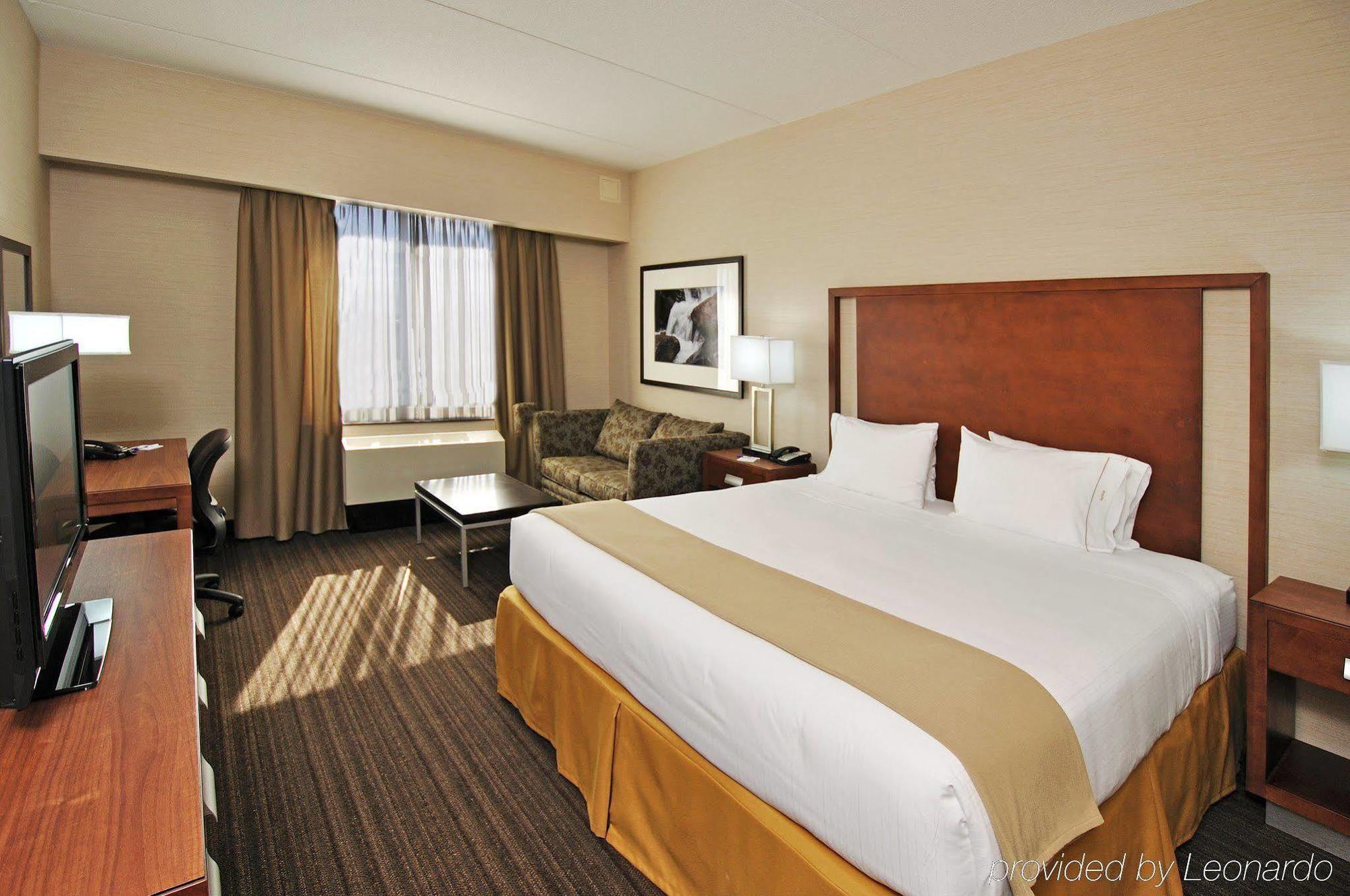 Holiday Inn Express & Suites Vaughan-Southwest By Ihg Rum bild